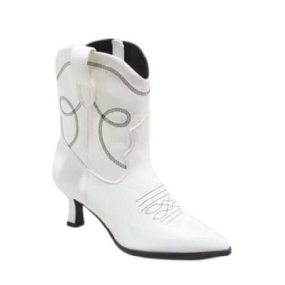 Universal Thread Off White Jenson Kitten Heel Memory Foam Western Boot NWT 8 - Picture 1 of 9